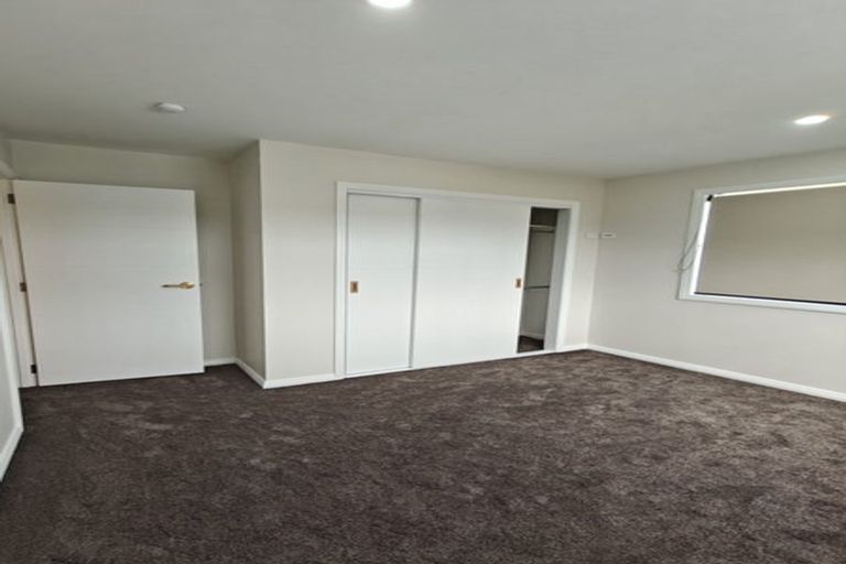 Photo of property in 52d Hutchinsons Road, Bucklands Beach, Auckland, 2014