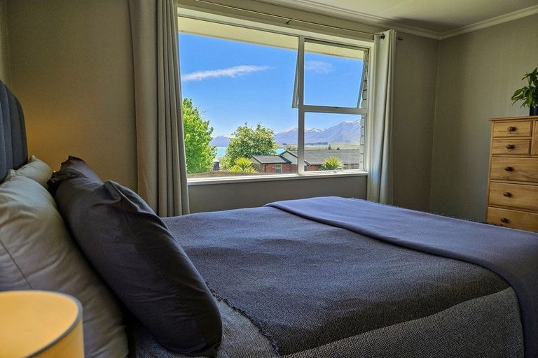 Photo of property in 32 Aorangi Crescent, Lake Tekapo, 7999