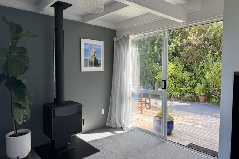 Photo of property in 52 Balmain Road, Chatswood, Auckland, 0626