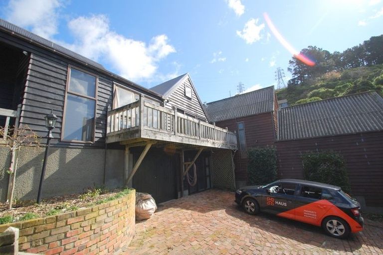 Photo of property in 3 Sarah Way, Crofton Downs, Wellington, 6035