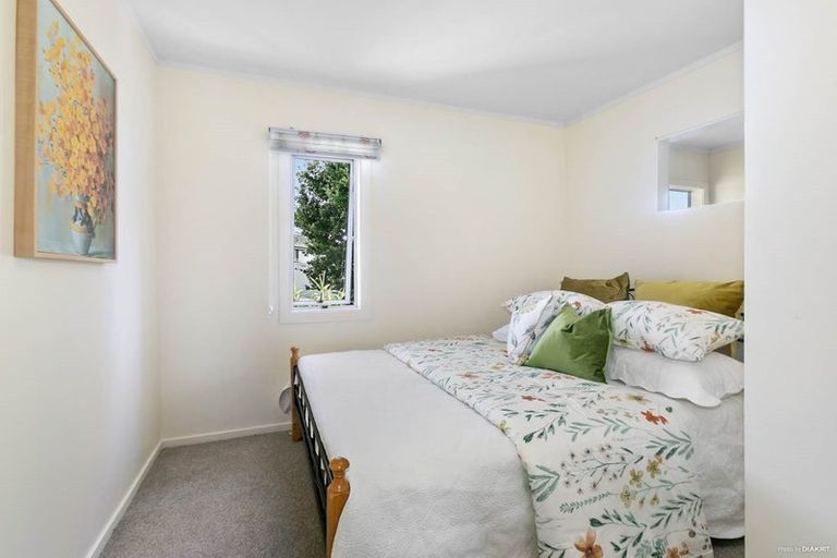 Photo of property in 2/5 Stanley Avenue, Milford, Auckland, 0620