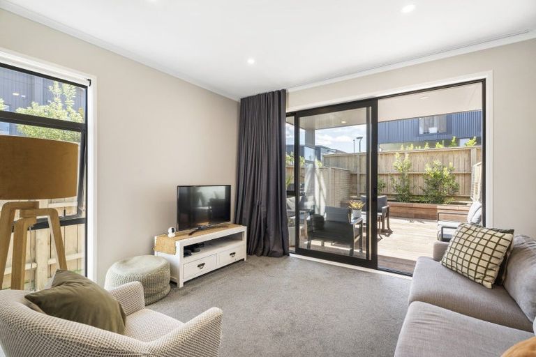 Photo of property in 31 Pukewhero Rise, Westgate, Auckland, 0614