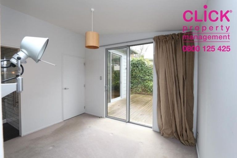 Photo of property in 29 Marine Parade, Macandrew Bay, Dunedin, 9014