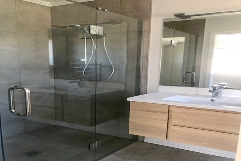 Photo of property in 5 Madison Street, Carterton, 5713