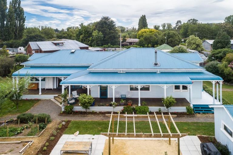 Photo of property in 44 Mcgreevy Street, Waipawa, 4210
