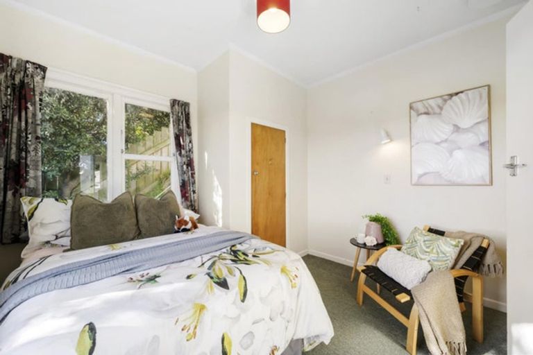 Photo of property in 80 Totara Road, Miramar, Wellington, 6022