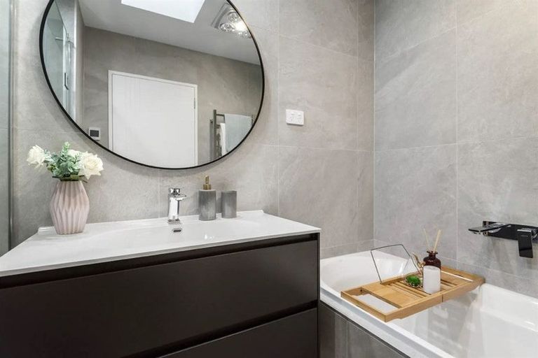 Photo of property in 4/32a Westgate Drive, Massey, Auckland, 0614