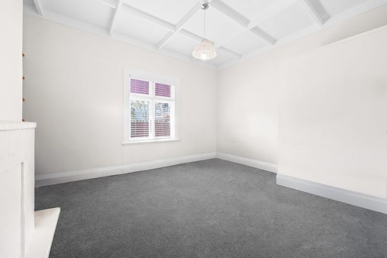 Photo of property in 16 Coates Street, Hamilton East, Hamilton, 3216