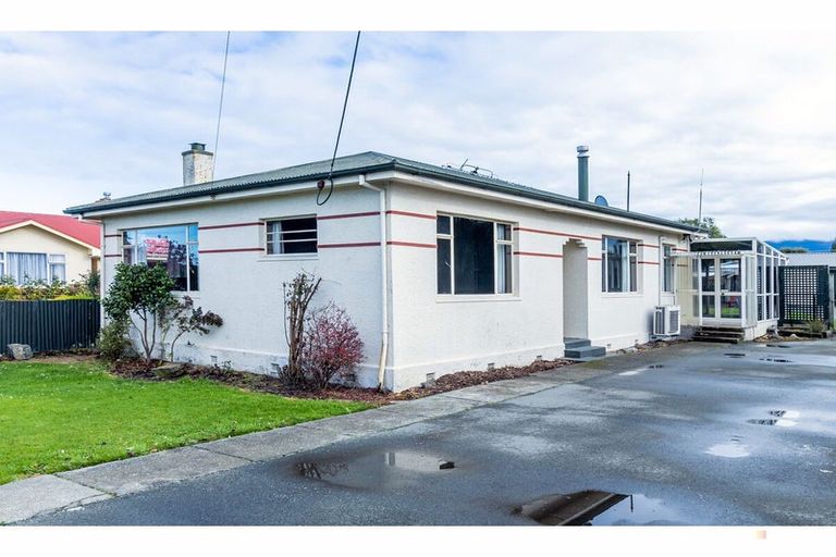 Photo of property in 6 Michael Street, Waimate, 7924