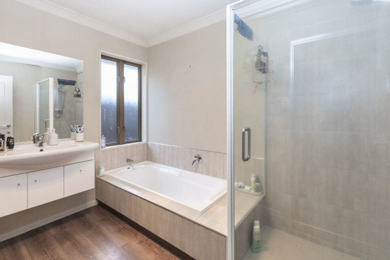 Photo of property in 15 Sovereign Gardens, Halswell, Christchurch, 8025