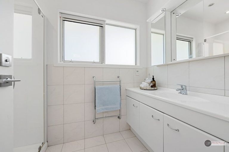 Photo of property in 2a Bloomfield Terrace, Hutt Central, Lower Hutt, 5010