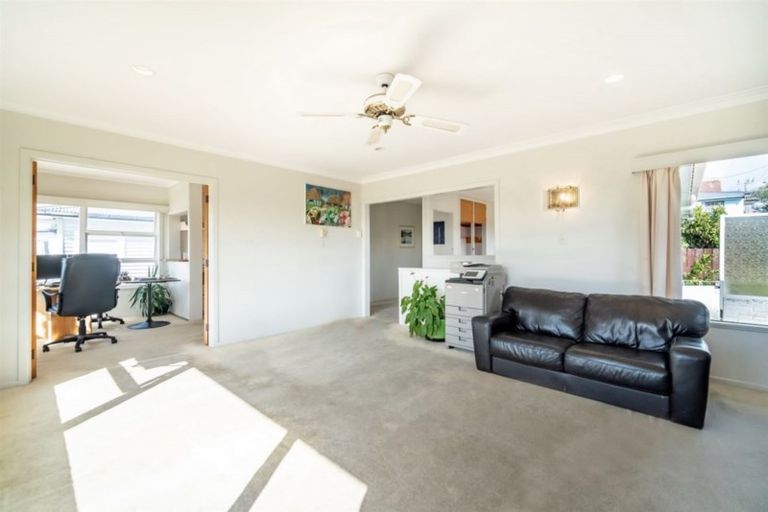Photo of property in 28 Richmond Avenue, Northcote Point, Auckland, 0627
