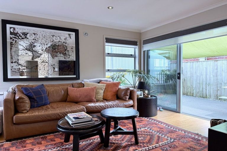 Photo of property in 32b Gilbert Street, New Plymouth, 4310