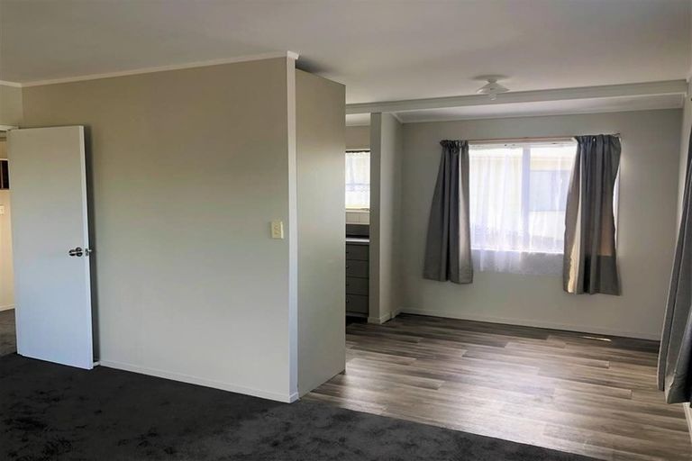 Photo of property in 2/45 Templeton Place, Clendon Park, Auckland, 2103