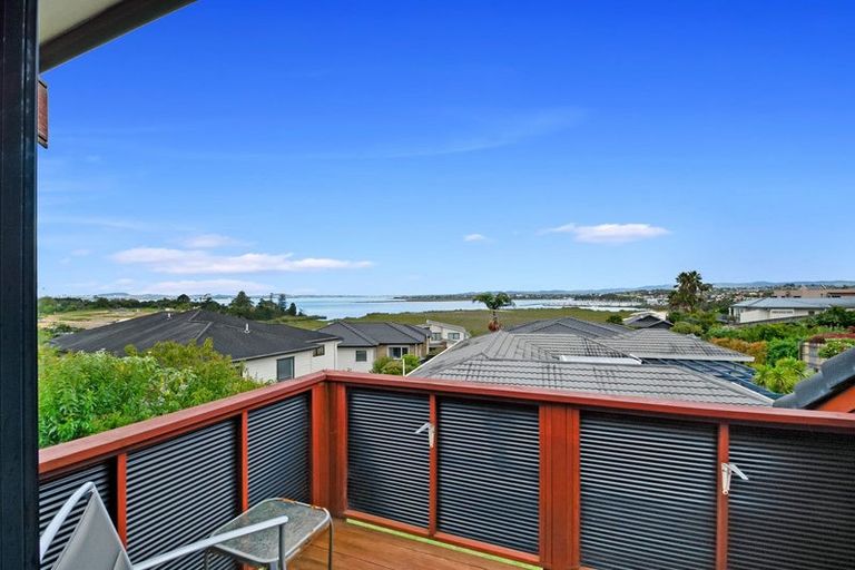 Photo of property in 1/10 Bannings Way, Hobsonville, Auckland, 0618