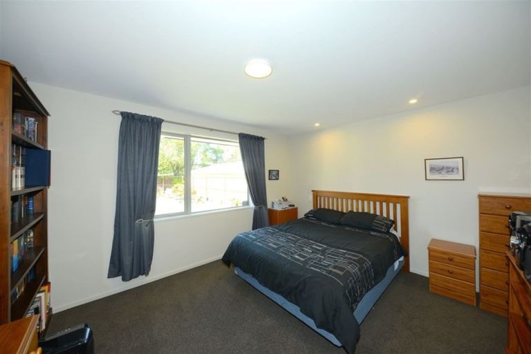 Photo of property in 104 Wainoni Road, Avondale, Christchurch, 8061