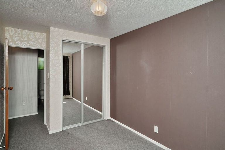 Photo of property in 2/275 Hendersons Road, Hoon Hay, Christchurch, 8025