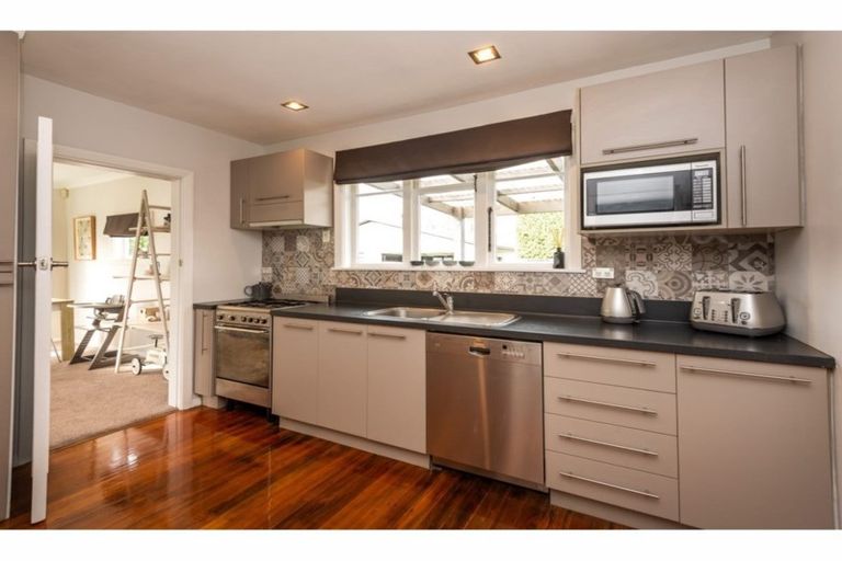 Photo of property in 220 Knowles Street, St Albans, Christchurch, 8052