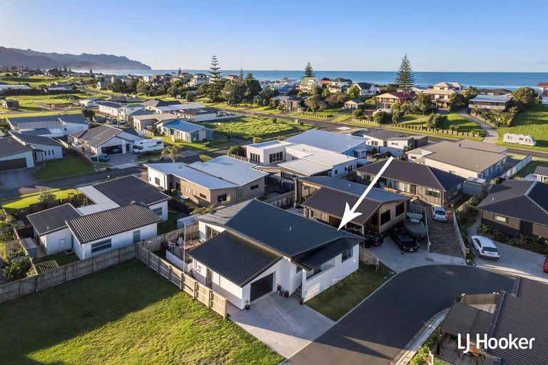 Photo of property in 8 Moet Crescent, Waihi Beach, 3611