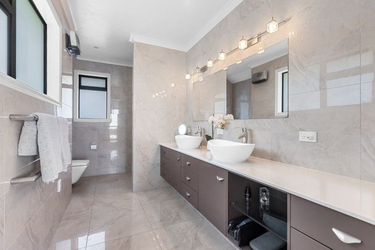 Photo of property in 16 Parkland Rise, Omokoroa, 3114