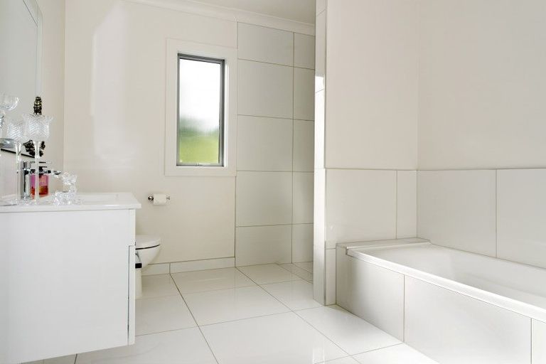 Photo of property in 16 Kingfisher Drive, Whataupoko, Gisborne, 4010