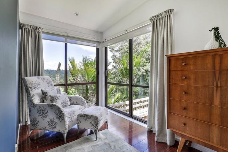 Photo of property in 37 York Road, Titirangi, Auckland, 0604