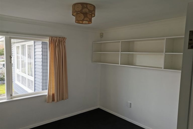 Photo of property in 9 Peel Place, Wainuiomata, Lower Hutt, 5014