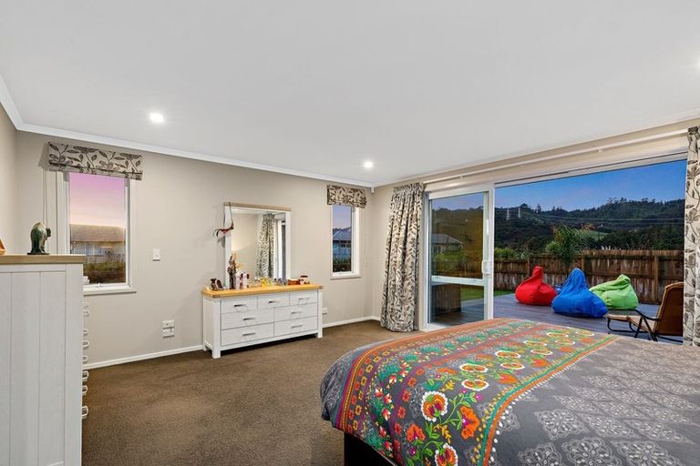 Photo of property in 15 Kohia Way, Huapai, Kumeu, 0810