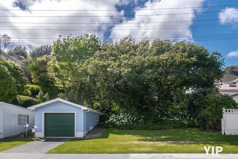 Photo of property in 18a Hinau Street, Tawa, Wellington, 5028