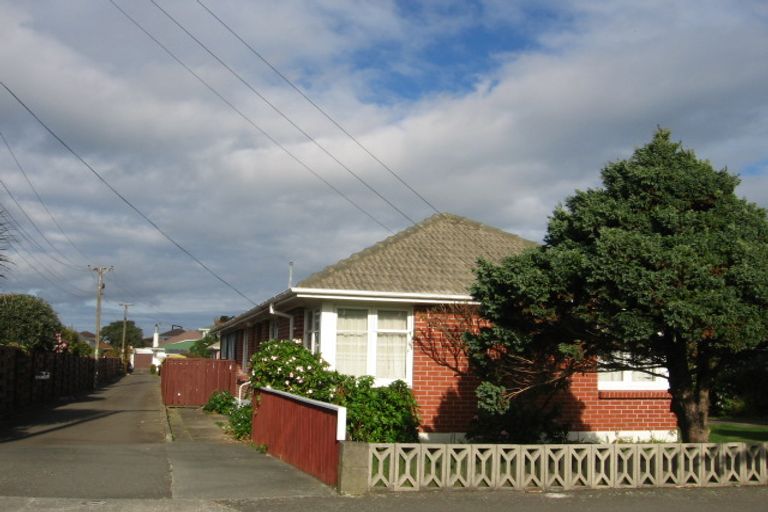Photo of property in 13 Whites Line West, Woburn, Lower Hutt, 5010