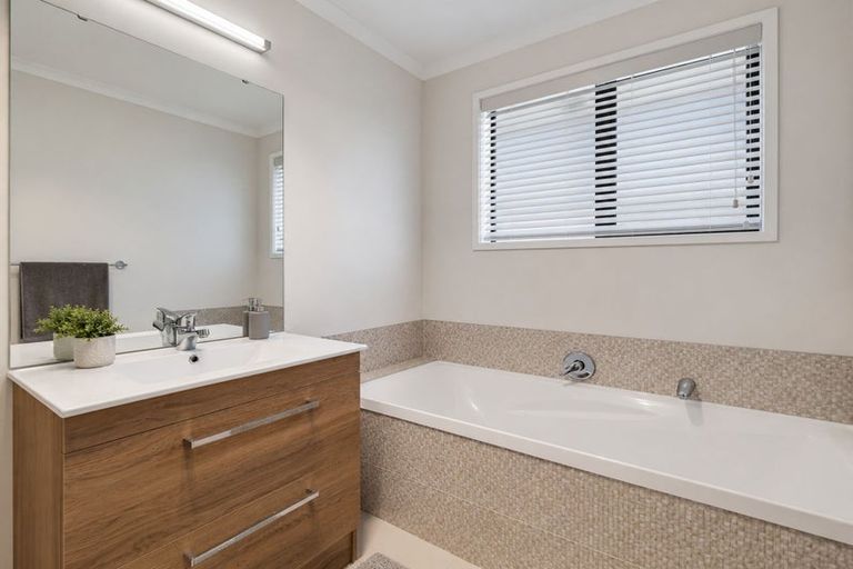 Photo of property in 15 Kapia Street, Pukekohe, 2120