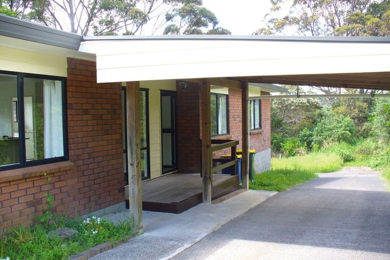 Photo of property in 99 West Harbour Drive, West Harbour, Auckland, 0618