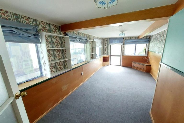 Photo of property in 8 Lowtherhurst Road, Massey, Auckland, 0614