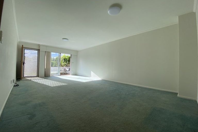 Photo of property in 2 Halyard Place, Whitby, Porirua, 5024