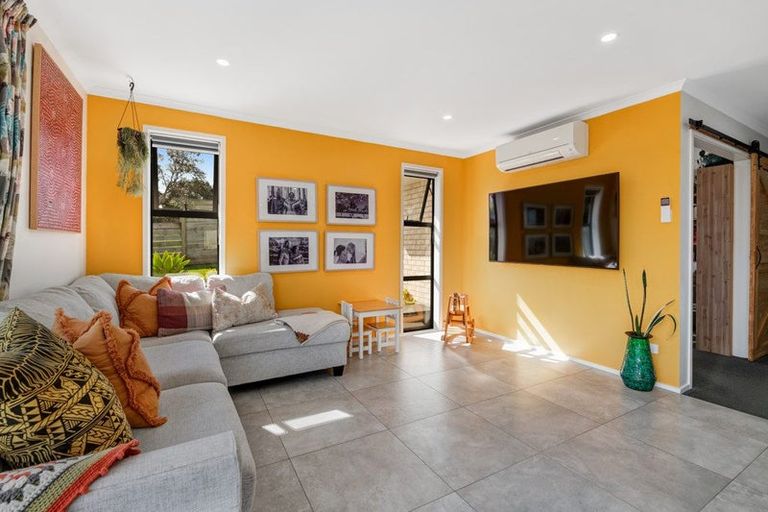 Photo of property in 9 St Julia Court, Helensville, 0800