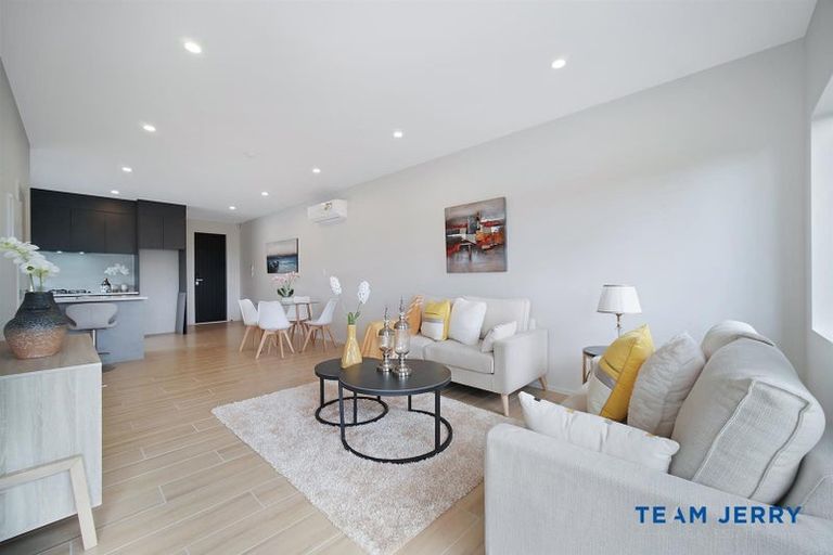 Photo of property in 73 Whare Kauri Road, Papakura, 2110