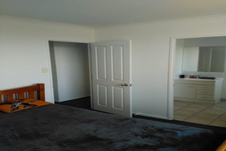 Photo of property in 4 Waldos Way, Mangere, Auckland, 2022