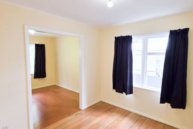 Photo of property in 52 Sunny Grove, Wainuiomata, Lower Hutt, 5014