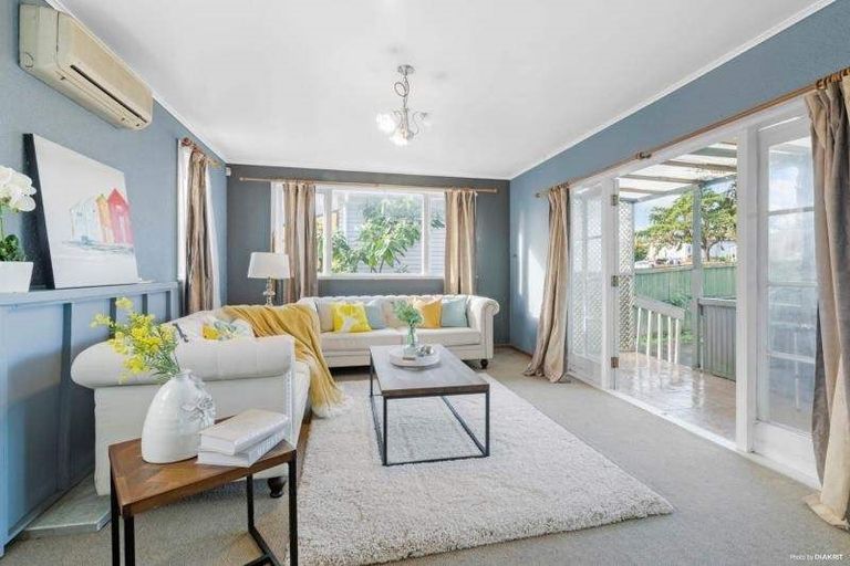 Photo of property in 30 Mclean Avenue, Papatoetoe, Auckland, 2025