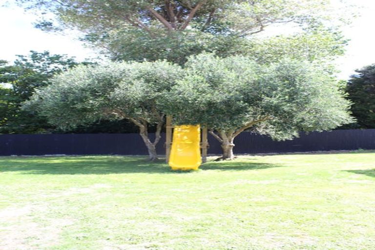 Photo of property in 121 Alexander Road, Raumati Beach, Paraparaumu, 5032