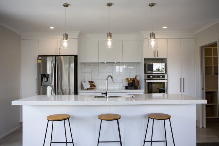 Photo of property in 33 Sycamore Drive, Te Kamo, 0112