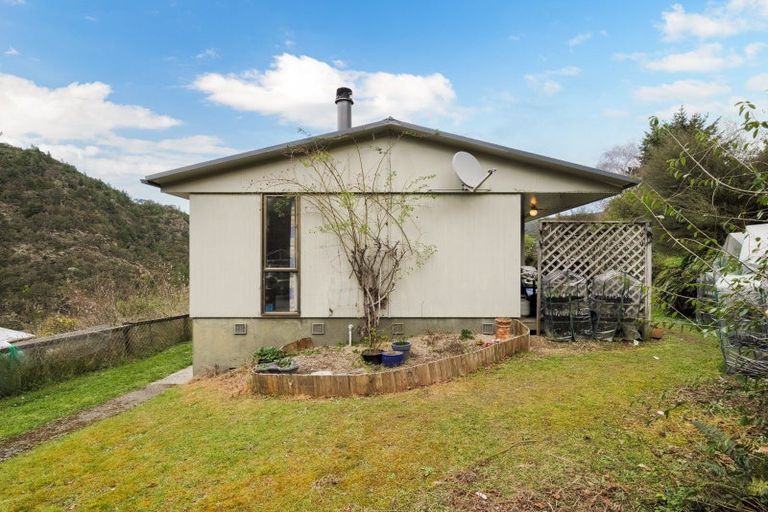 Photo of property in 8 Morepork Lane, Waipori Falls, Outram, 9073