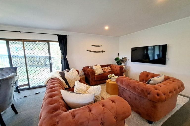 Photo of property in 2/1 Simon Ellice Drive, Bayview, Auckland, 0629