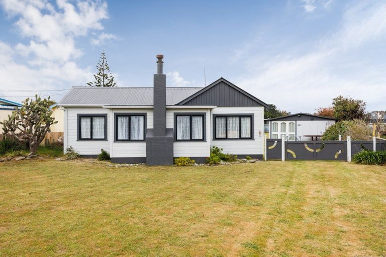 Photo of property in 31 Koputara Road, Himatangi Beach, Foxton, 4891