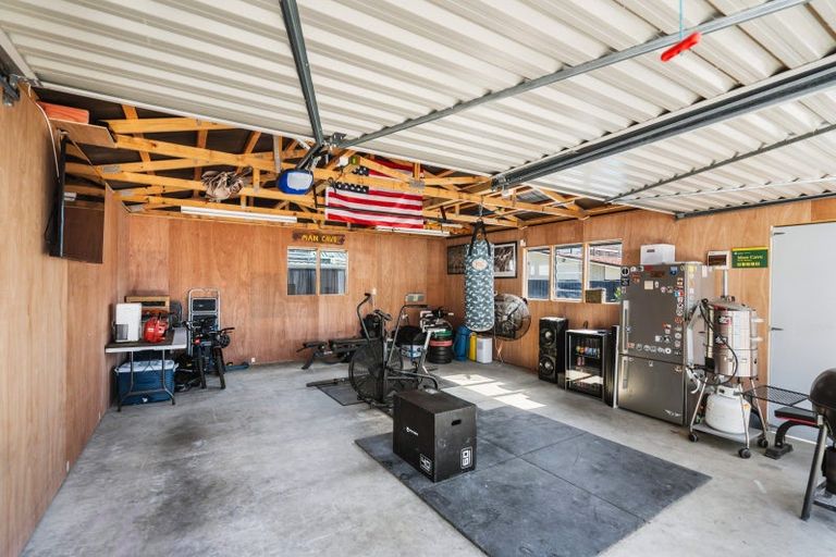 Photo of property in 16 Wolfe Street, Regent, Whangarei, 0112