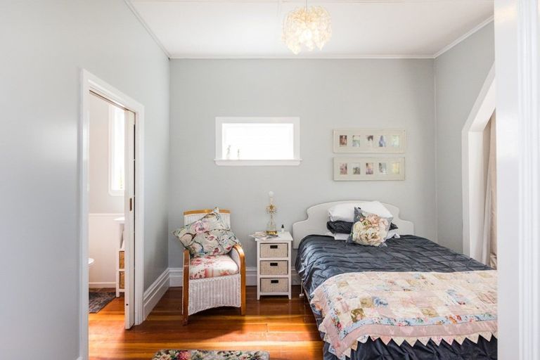 Photo of property in 89 Bridge Street, Bulls, 4818