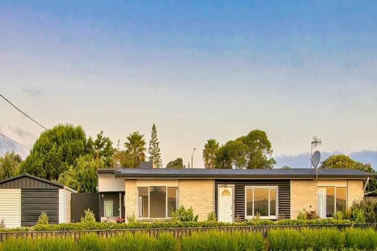 Photo of property in 1/382 Main Road North, Bay View, Napier, 4104