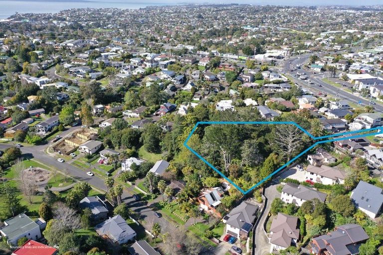 Photo of property in 889 East Coast Road, Northcross, Auckland, 0632