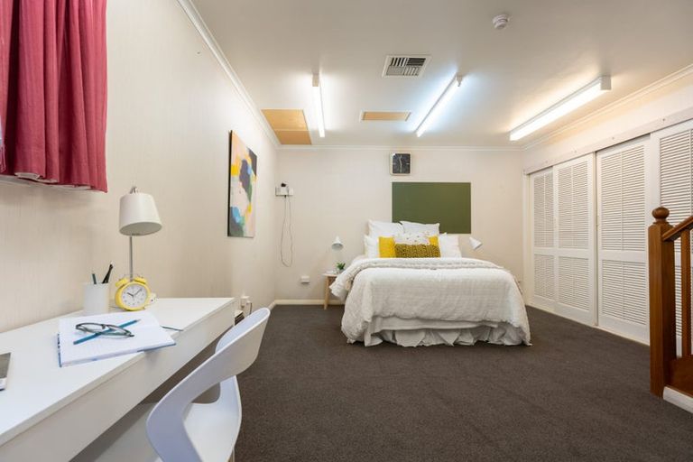 Photo of property in 1 Tainui Terrace, Tawa, Wellington, 5028