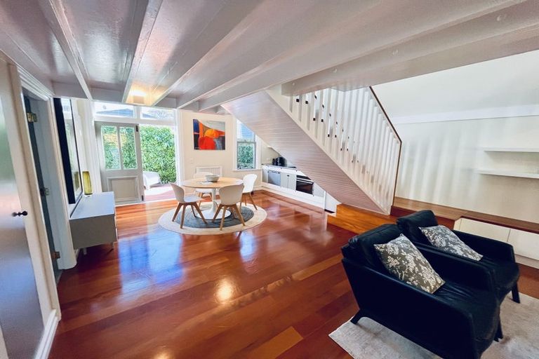 Photo of property in 2 Footscray Avenue, Te Aro, Wellington, 6011